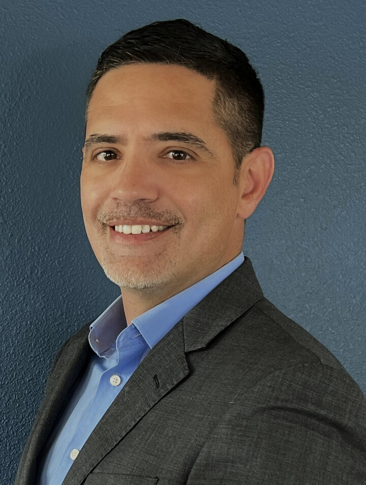 Yussel Gonzalez Head shot Fotografia de Yussel Gonzalez Agente de seguros